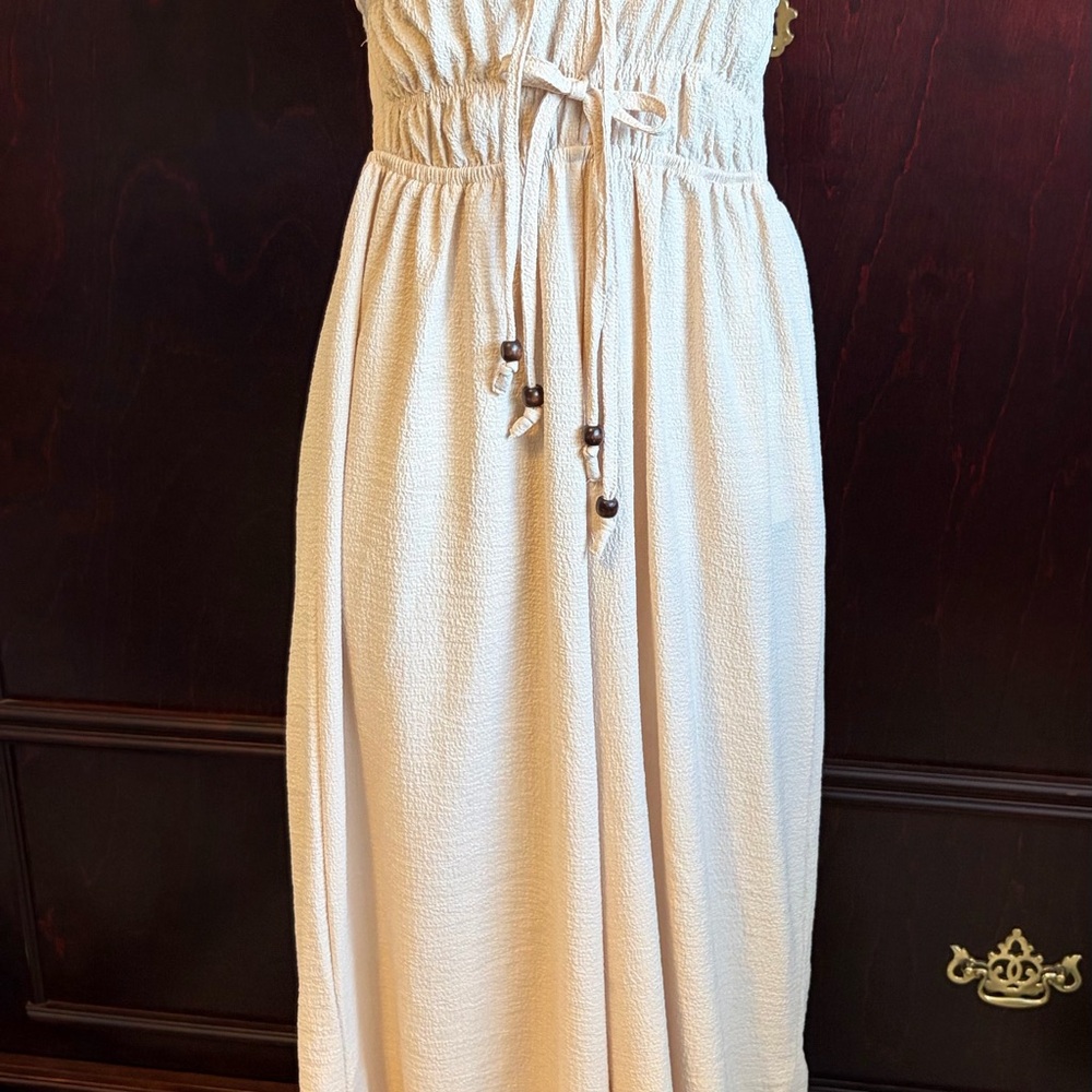 Cream Sleeveless Ruffle Romper Loose fit - Picture 2 of 9